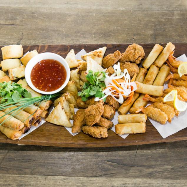 Hot Bites Platter ~ Select 4 Choices ~ (24 Pieces In Total) 