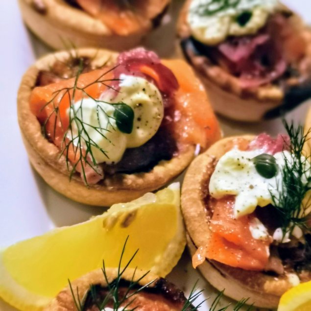 Smoked Salmon Tartlet / Puff Pastry / Shallots / Dill